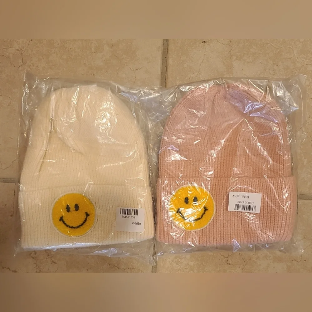 New Bundle of 2 Knit Ribbed Smiley Face Hat Beanies, Cream & Light Pink y2k - Picture 3 of 6